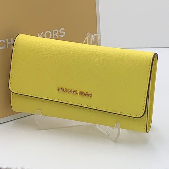 MICHAEL KORS JET SET TRAVEL LARGE TRIFOLD WALLET SUNSHINE COLOR - Picture 1 of 16